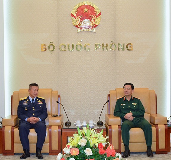 Начальник Генштаба ВНА принял командующего Королевскими ВВС Таиланда - ảnh 1