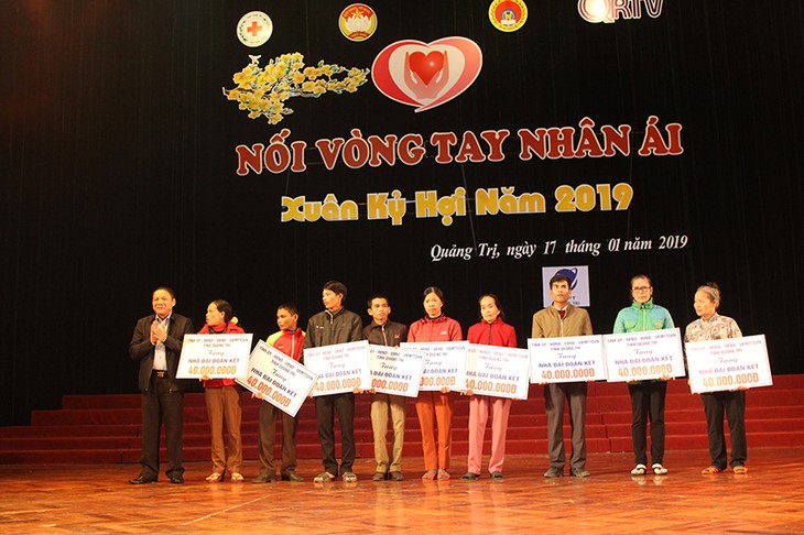 Во Вьетнаме прошли различные мероприятия в поддержку малоимущих граждан в связи с Тэтом 2019 года - ảnh 1