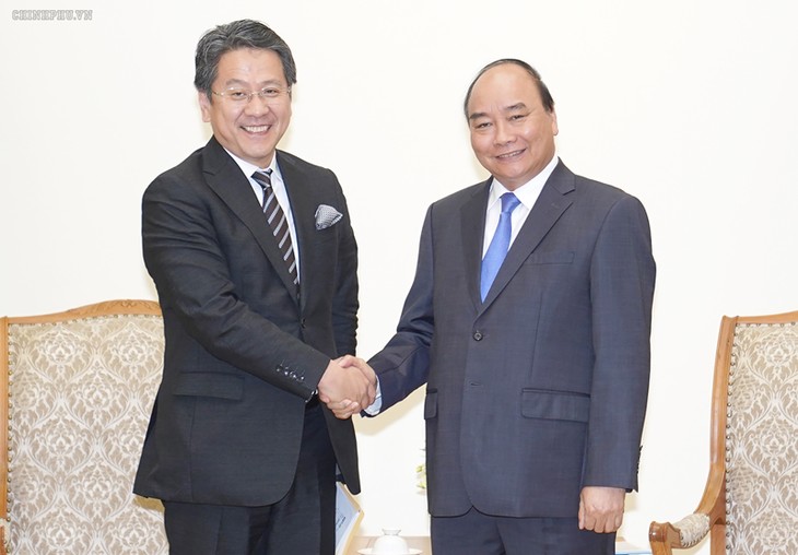 Премьер-министр Вьетнама принял председателя Японского банка международного сотрудничества  - ảnh 1