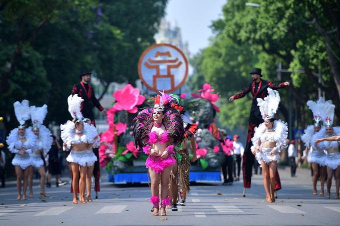 В Ханое прошел уличный карнавал - ảnh 1