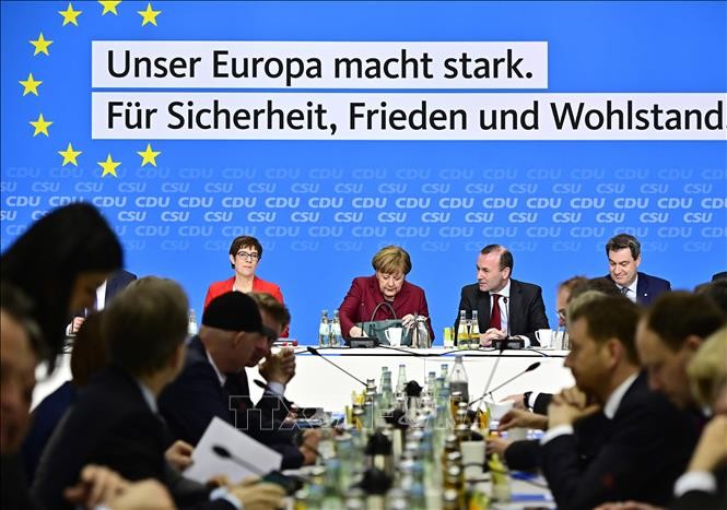 Большинство немцев желает, чтобы правящая коалиция канцлера Меркель продолжала управлять страной - ảnh 1