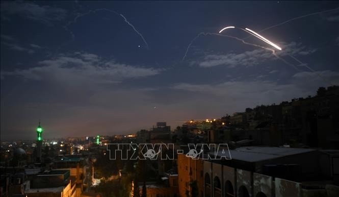 Израиль нанес авиаудары по позициям в Сирии - ảnh 1