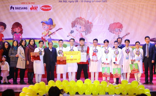 Ученик средней школы «Тханглонг» получил специальную награду конкурса «Ранняя звезда» - ảnh 1