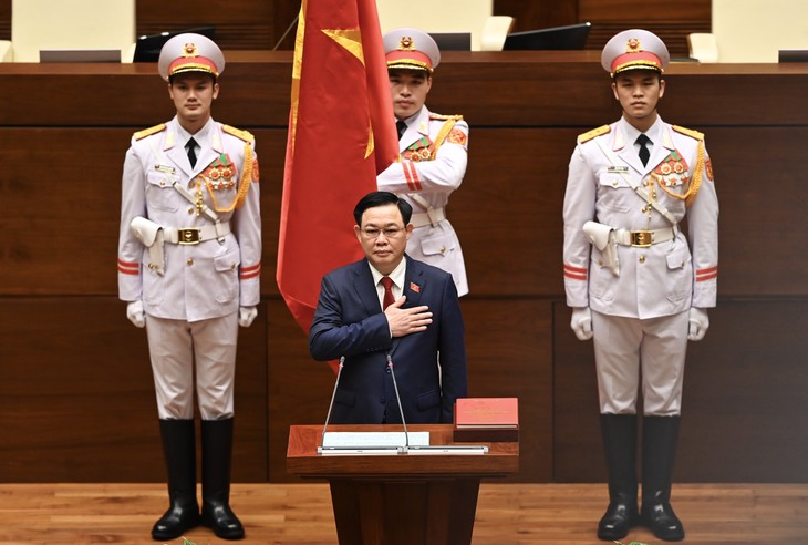 Выонг Динь Хюэ избран председателем Национального собрания Вьетнама - ảnh 1