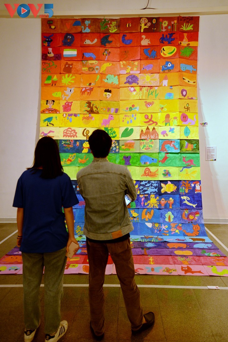 Выставка «Параллельный мир» - новый взгляд на детей с аутизмом. - ảnh 5