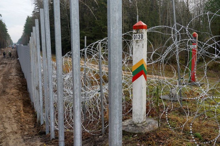 Литва продлила режим чрезвычайного положения на границе с Беларусью - ảnh 1