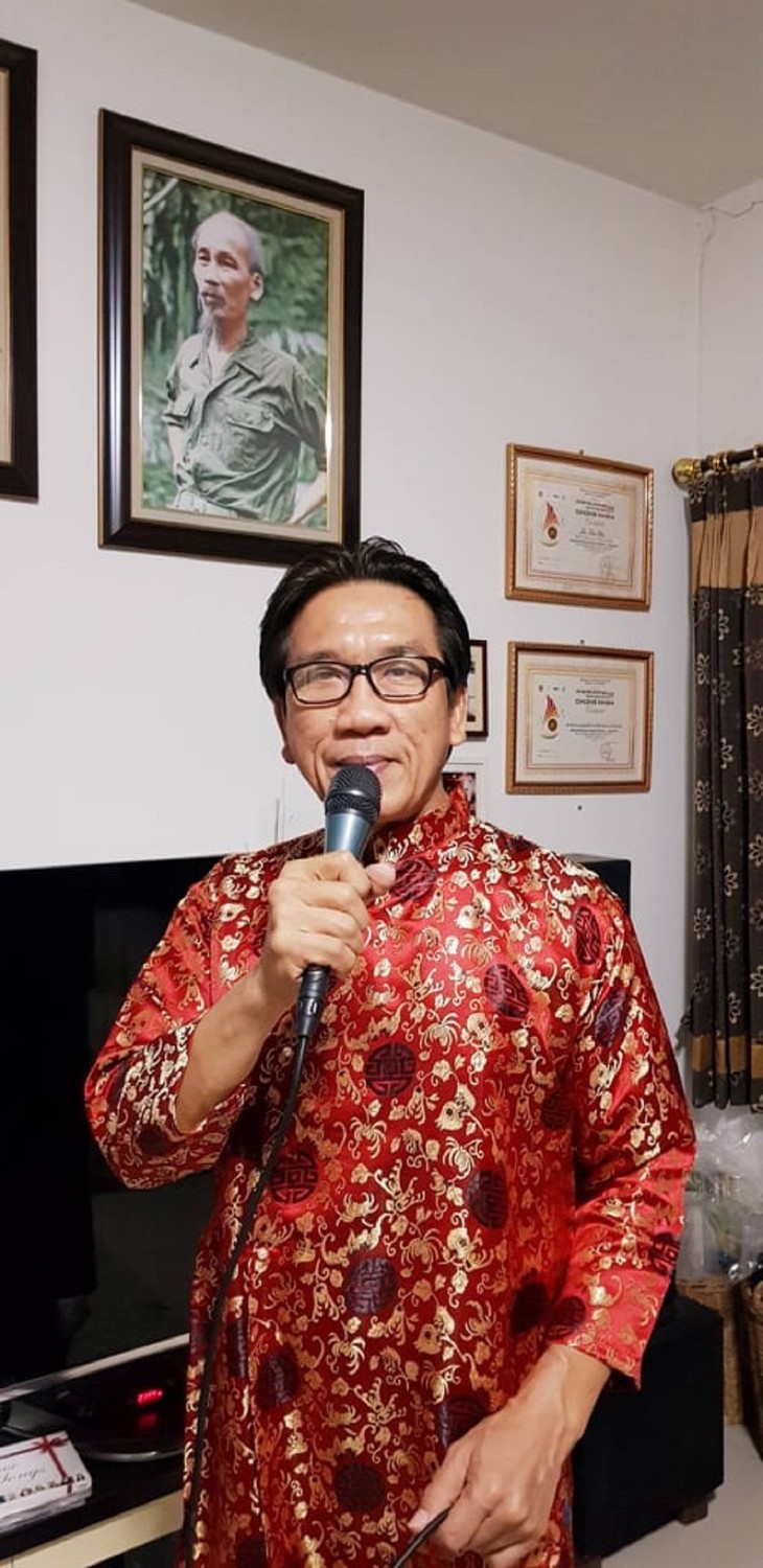 Вьетнамские эмигранты исполняют народные песни - ảnh 3