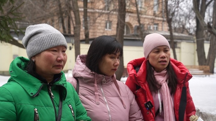 Посольство Вьетнама в России продолжает принимать соотечественников, эвакуированных с Украины - ảnh 1