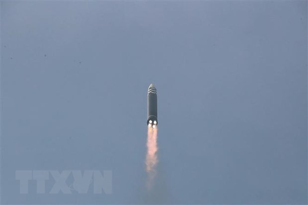 США и Республика Корея запустили восемь ракет в ответ на испытания КНДР - ảnh 1