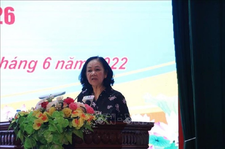Руководители Партии и Государства Вьетнама встретились с избирателями многих районов  - ảnh 1