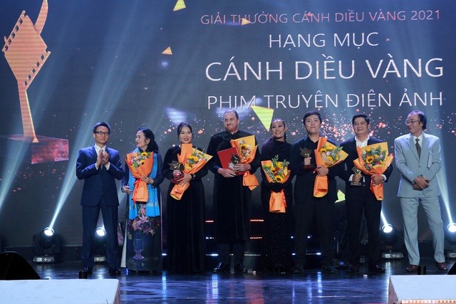 Прошла церемония вручения премии вьетнамской кинематографии «Золотой воздушный змей»  - ảnh 1