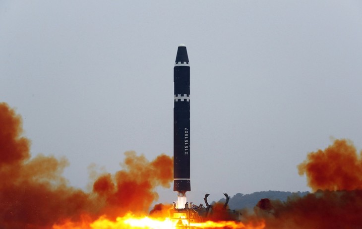 КНДР запустила баллистическую ракету  - ảnh 1