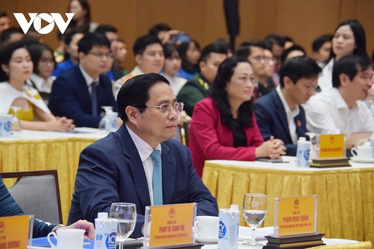 Премьер-министр Вьетнама провел диалог с молодежью - ảnh 1