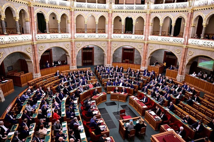 Венгерский парламент одобрил вступление Финляндии в НАТО - ảnh 1