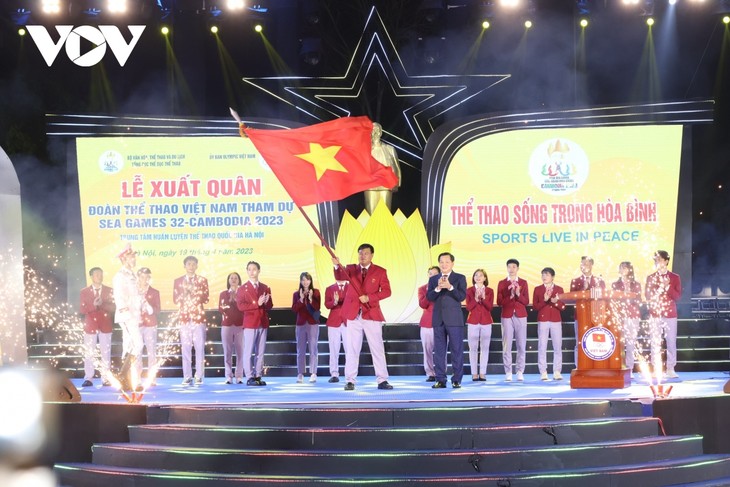 Церемония проводов вьетнамской спортивной делегации на 32-ые Игры Юго-восточной Азии - ảnh 1