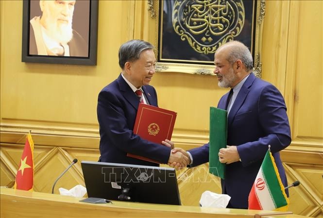 Вьетнам желает укрепить сотрудничество с Ираном во многих областях - ảnh 1