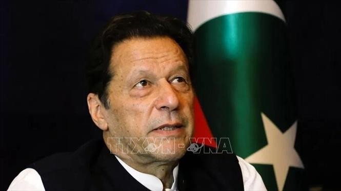 Бывшему премьер-министру Пакистана Хану продлили задержание - ảnh 1