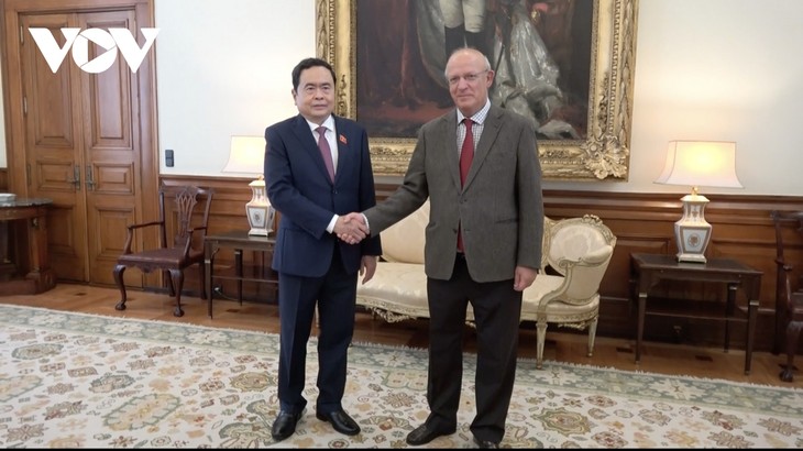 Вьетнам всегда занимает важную позицию во внешней политике Португалии, особенно в сотрудничестве в экономической области - ảnh 1