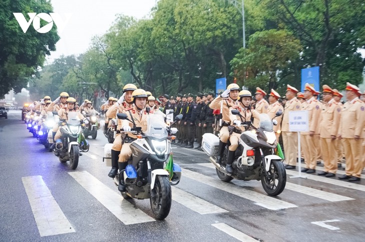 Вице-премьер Чан Лыу Куанг объявил Год безопасности дорожного движения 2024 - ảnh 2