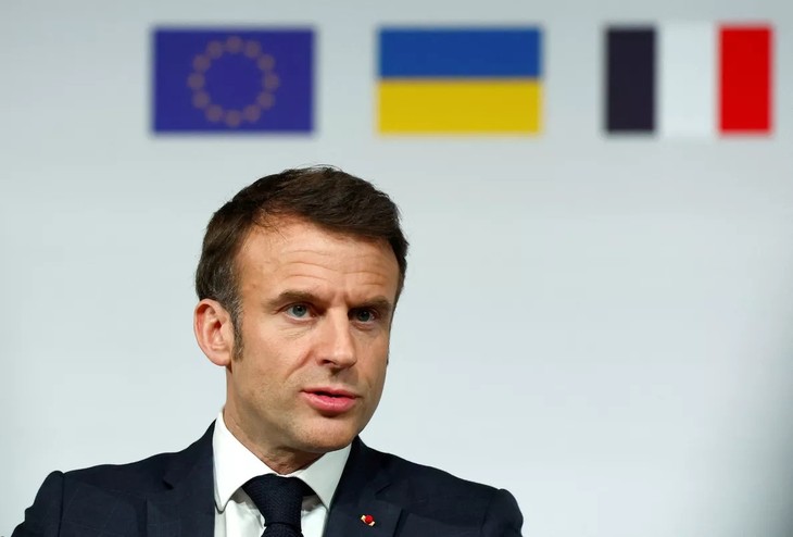  Президент Франции Макрон впервые упомянул о возможности отправки Западом войск на Украину - ảnh 1