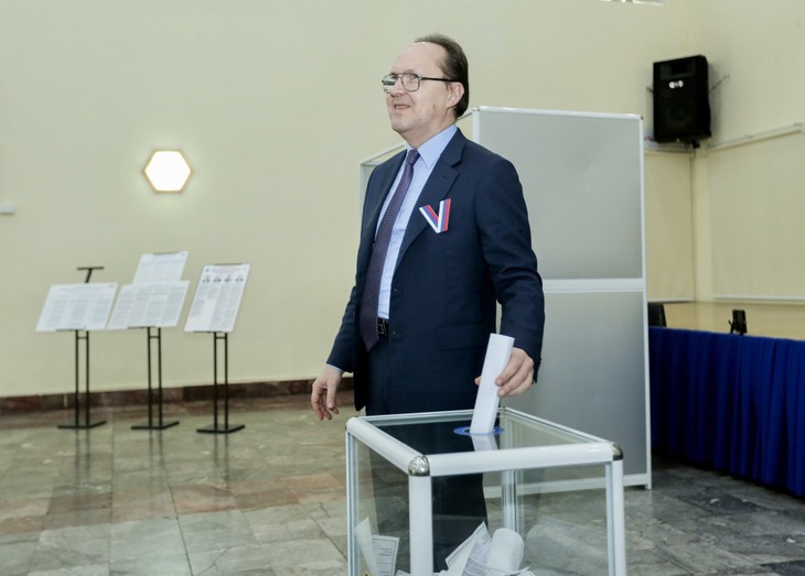 Российские граждане проголосовали на выборах президента России в Ханое - ảnh 1