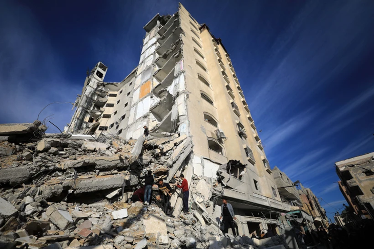 Конфликт между ХАМАС и Израилем: новый раунд переговоров о прекращении огня начался в Дохе; ООН предупредила о беспрецедентном «голоде» на севере сектора Газа - ảnh 1