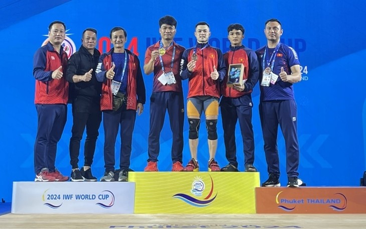 Спортсмен Лай Зя Тхань завоевал золотую медаль на чемпионате мира по тяжёлой атлетике 2024 года - ảnh 1