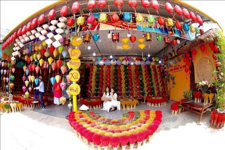 Деревня ароматических палочек Тхуйсуан - популярное место для посещения в Хюэ - ảnh 8