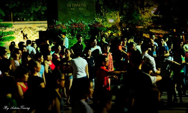Street salsa – the wholesome playground of Hanoi youth - ảnh 2