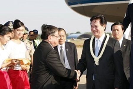 Prime Minister Nguyen Tan Dung visits Cambodia  - ảnh 1