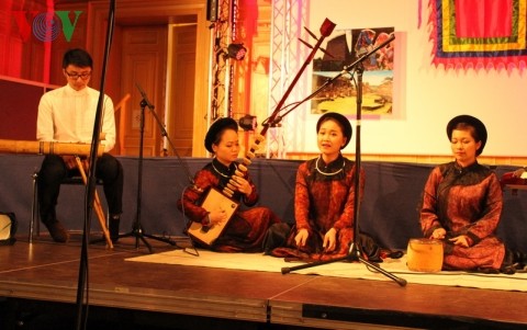 Vietnamese folk music takes centre stage in France - ảnh 1