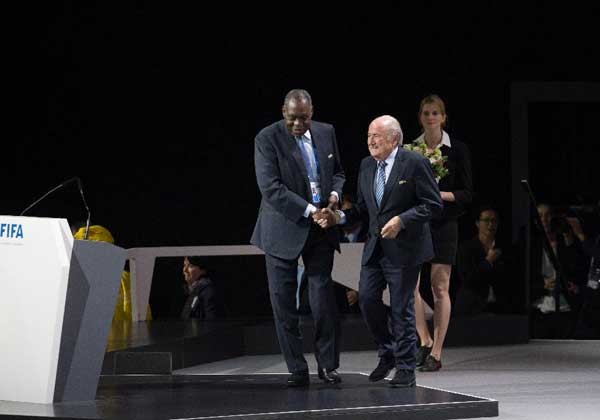 Sepp Blatter re-elected as FIFA President for the fifth consecutive term - ảnh 1