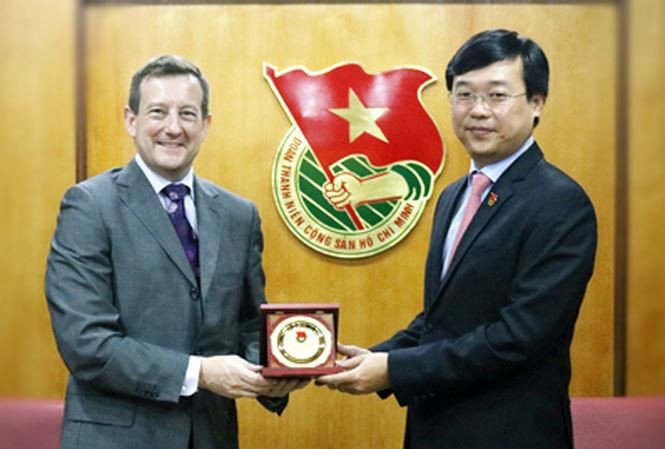 Vietnam, France boost youth cooperation - ảnh 1