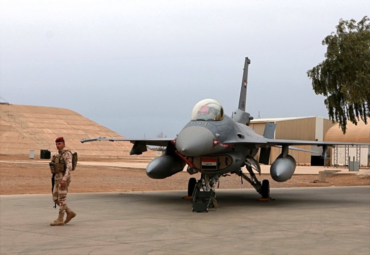 4 injured as rockets pound Iraq airbase hosting US troops - ảnh 1