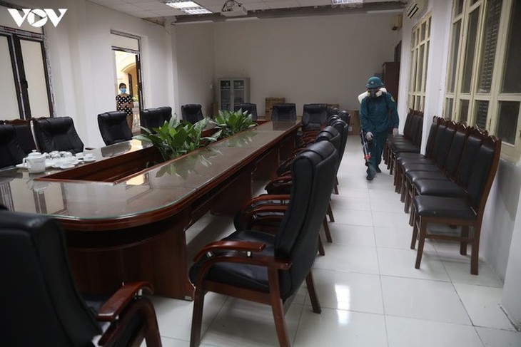Hanoi disinfects exam sites to mitigate COVID-19 risk - ảnh 6