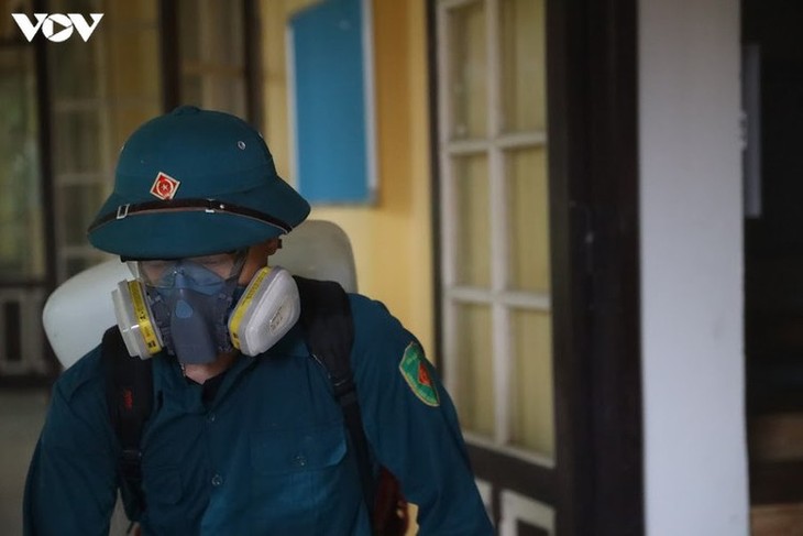 Hanoi disinfects exam sites to mitigate COVID-19 risk - ảnh 8