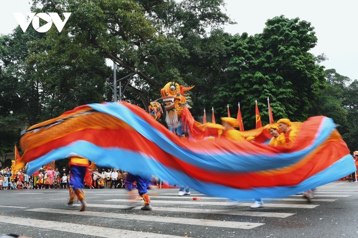 Dragon Dance Festival 2020 excites crowds in Hanoi - ảnh 16