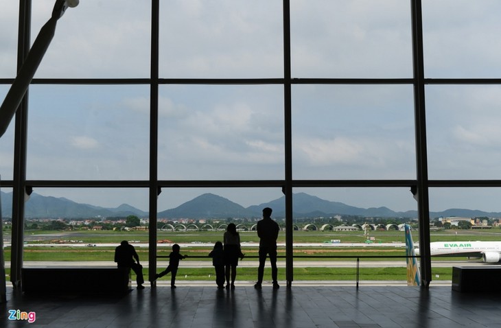 Terminal 2 of Noi Bai International Airport falls quiet - ảnh 10