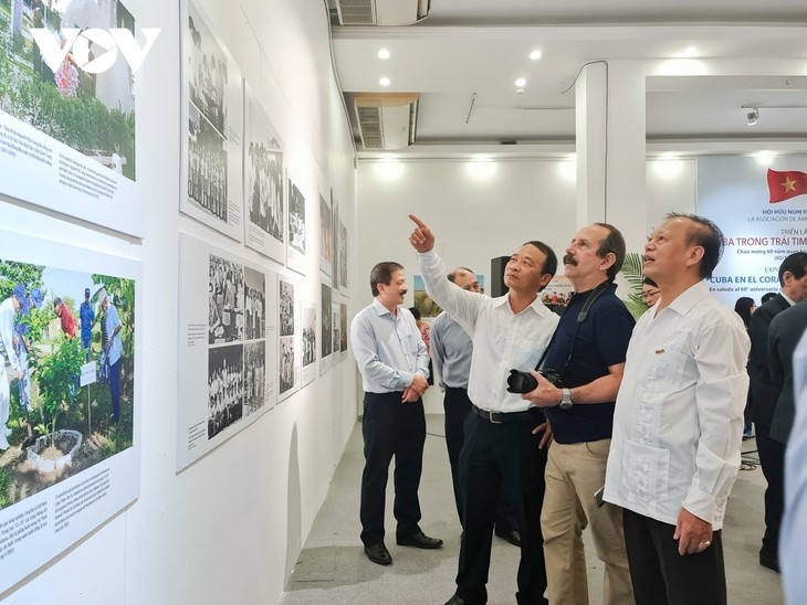 Photo exhibition details Vietnam-Cuba diplomatic ties throughout history - ảnh 2