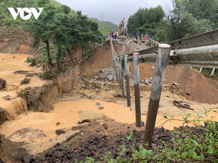Dak Lak, Dak Nong provinces endure serious flooding despite halt in rain - ảnh 7