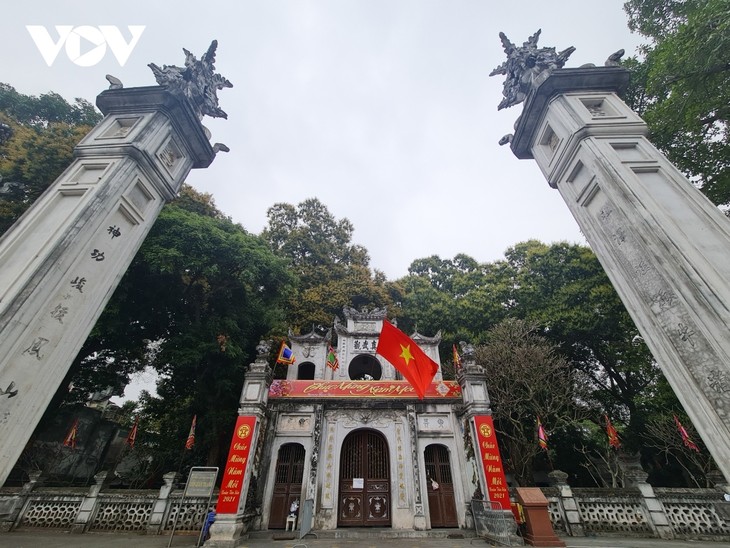 Pagodas and temples close in Hanoi amid COVID-19 fears - ảnh 15