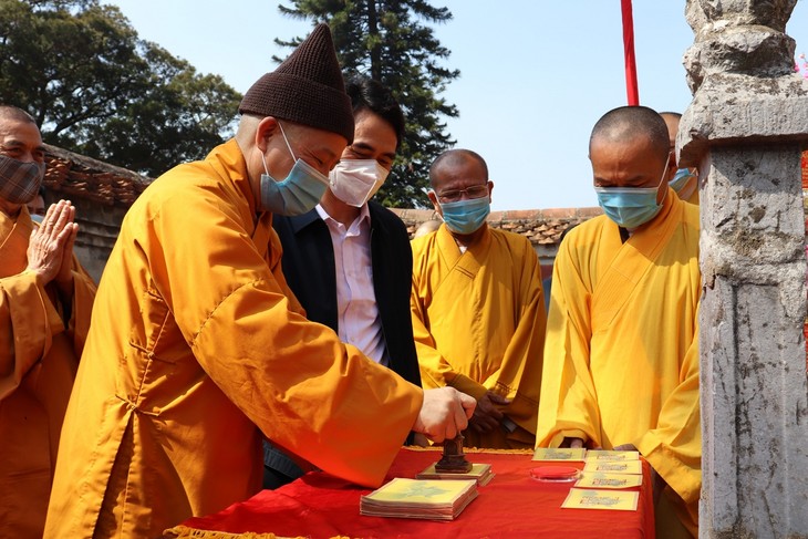 Yen Tu spring festival opens amid tight anti-coronavirus measures - ảnh 5