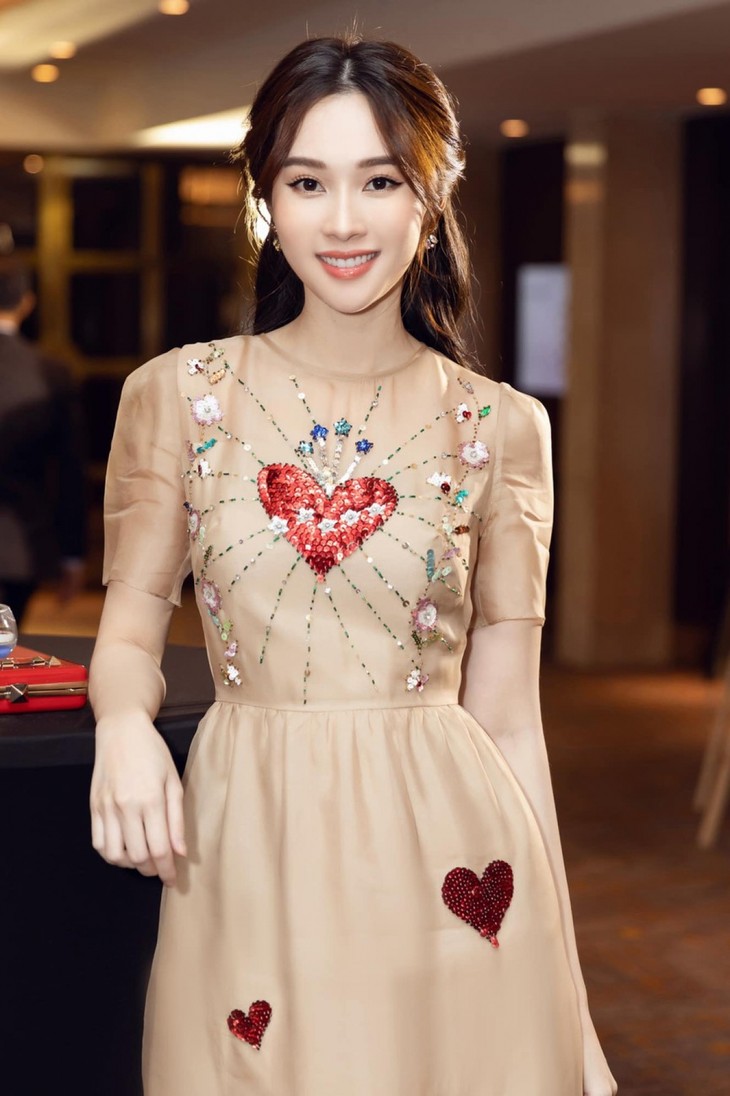 Nhan sắc xinh đẹp “vạn người mê” của Hoa hậu Đặng Thu Thảo ở tuổi 30 - ảnh 6