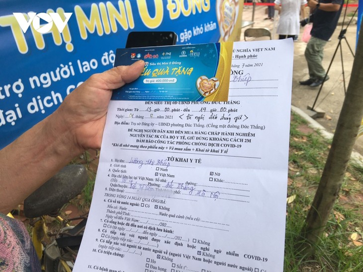 “Siêu thị mini 0 đồng” đầu tiên ở Hà Nội bán hàng miễn phí cho người khó khăn do COVID-19 - ảnh 6