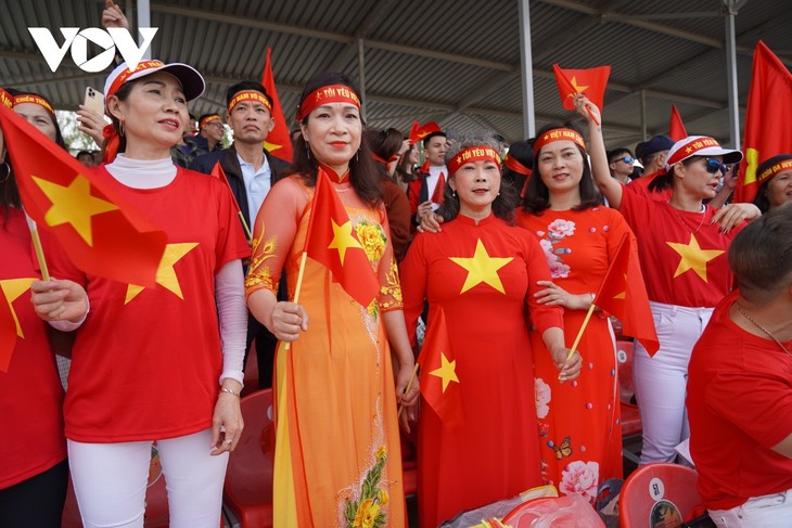 Nữ khán giả bật khóc cổ vũ đội xe tăng Việt Nam thi đấu tại Army Games-2021 - ảnh 3