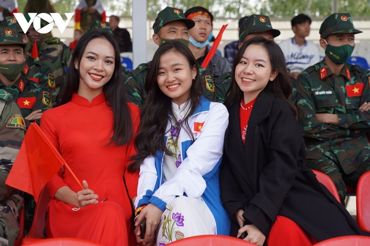 Nữ khán giả bật khóc cổ vũ đội xe tăng Việt Nam thi đấu tại Army Games-2021 - ảnh 4