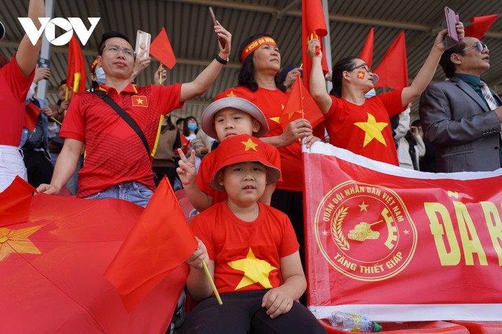 Nữ khán giả bật khóc cổ vũ đội xe tăng Việt Nam thi đấu tại Army Games-2021 - ảnh 6