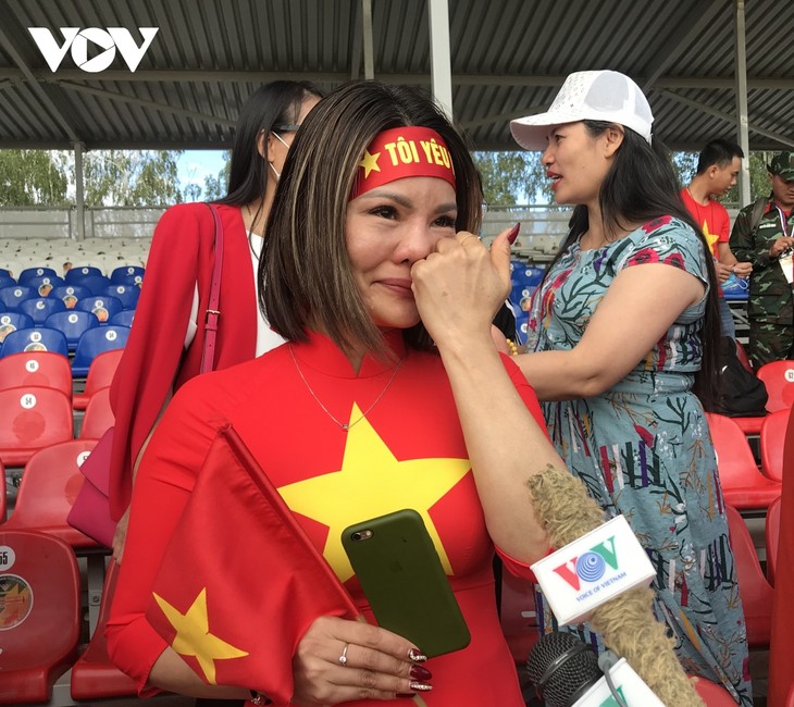 Nữ khán giả bật khóc cổ vũ đội xe tăng Việt Nam thi đấu tại Army Games-2021 - ảnh 8