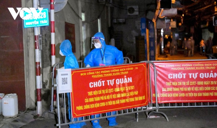 Hanoi lifts lockdown on largest COVID-19 hotspot - ảnh 2