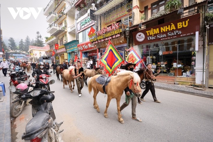 Hấp dẫn giải đua “Vó ngựa trên mây” giữa thung lũng hoa hồng lớn nhất Việt Nam - ảnh 12
